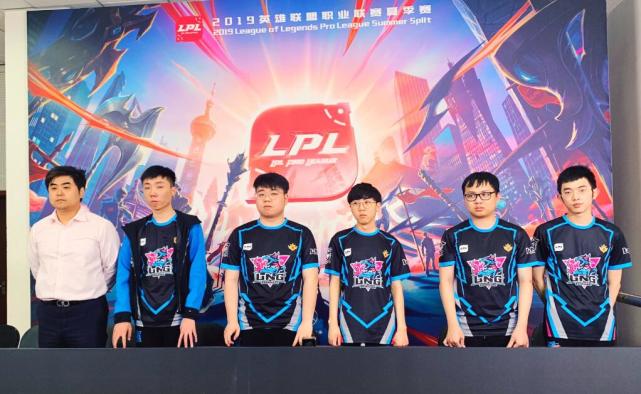 这自然会引 这自然会引