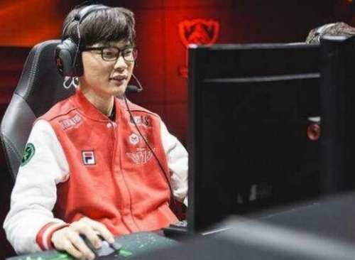 阵容而备受 阵容而备受